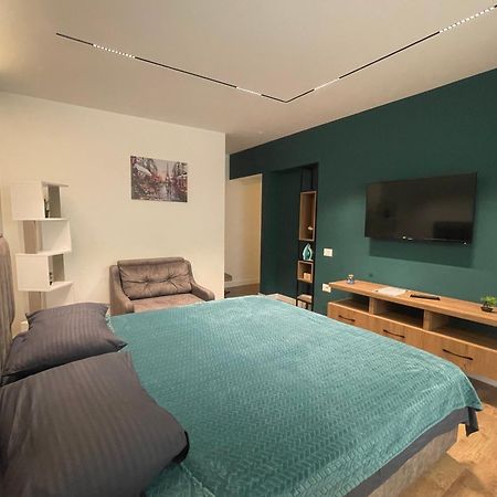 Downtown Studio Apartments Tirana Eksteriør billede