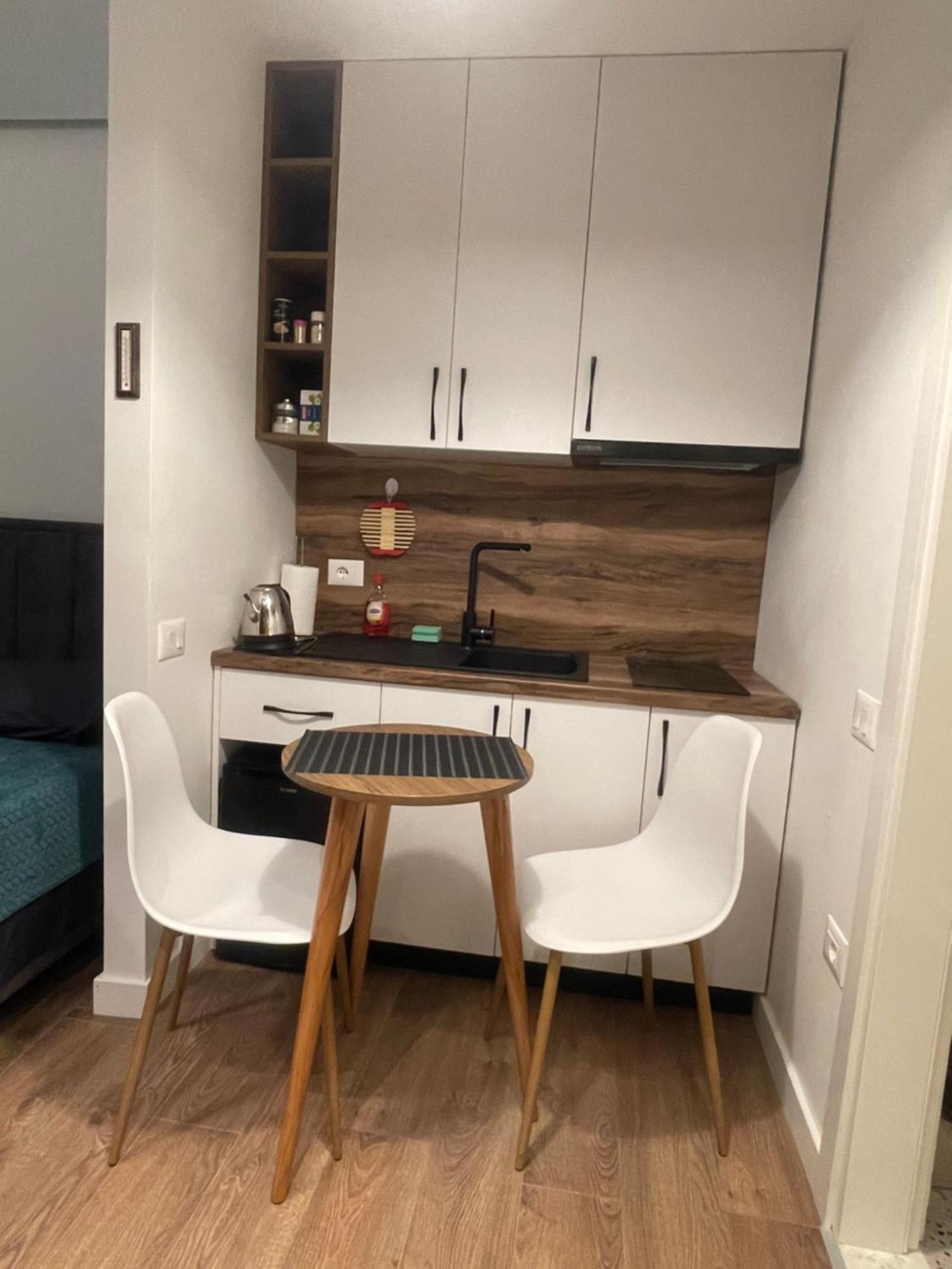 Downtown Studio Apartments Tirana Eksteriør billede