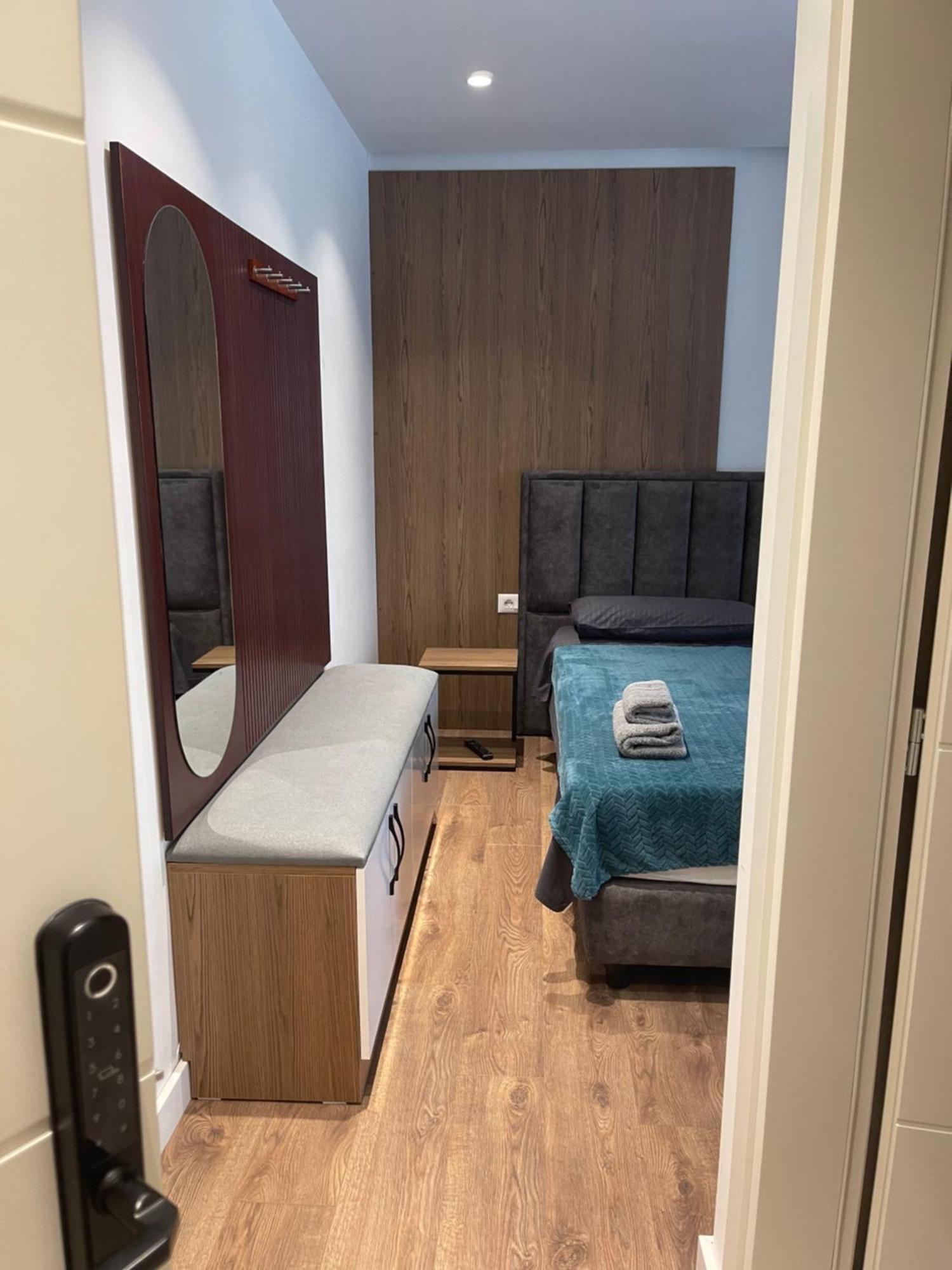Downtown Studio Apartments Tirana Eksteriør billede
