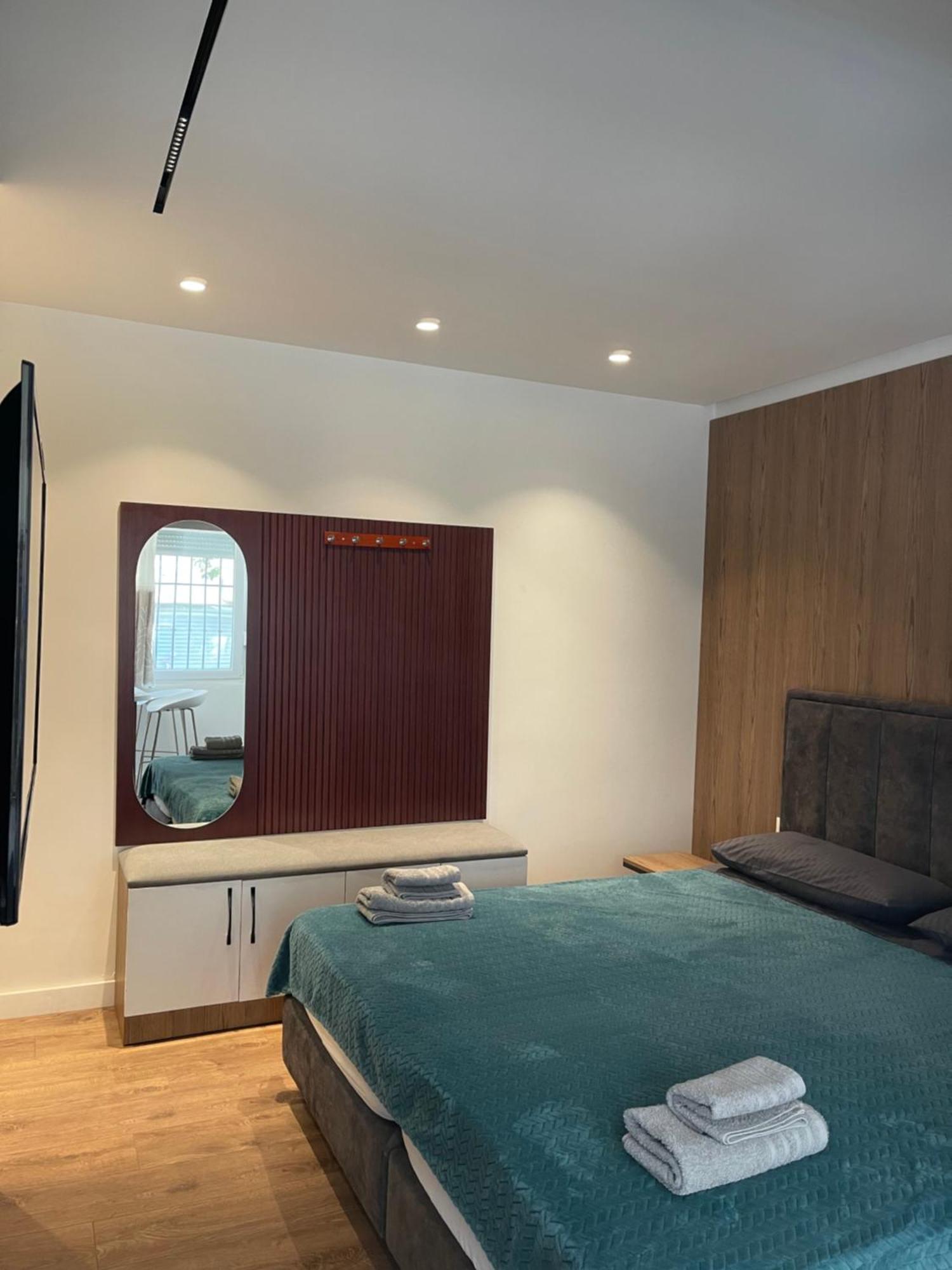 Downtown Studio Apartments Tirana Eksteriør billede