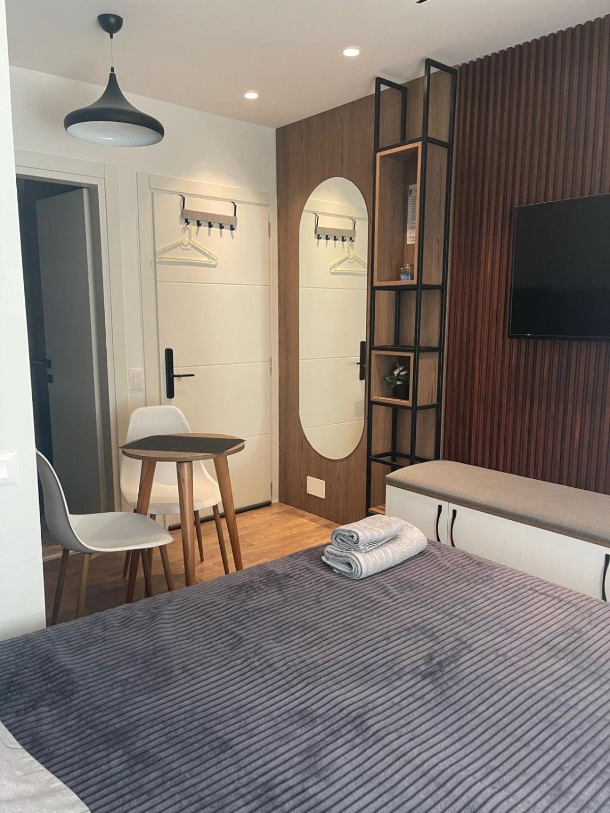 Downtown Studio Apartments Tirana Eksteriør billede